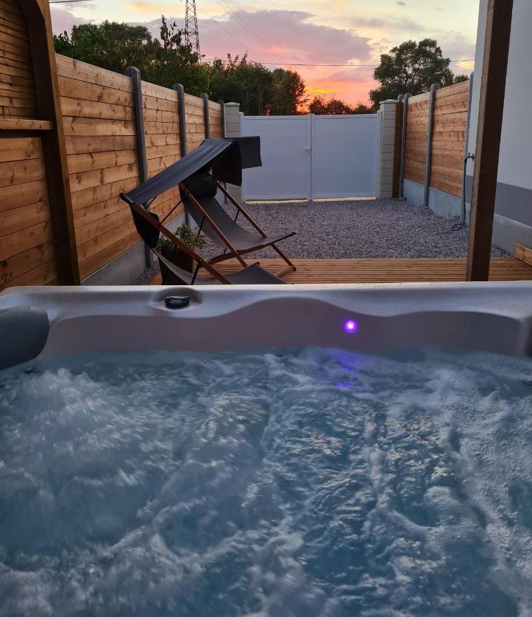 A Fleur De Spa : Maison Chaleureuse Avec Spa Privatif Et Billard. Coulogne Zewnętrze zdjęcie